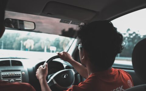 在马耳他学车：最适合您的驾校推荐
